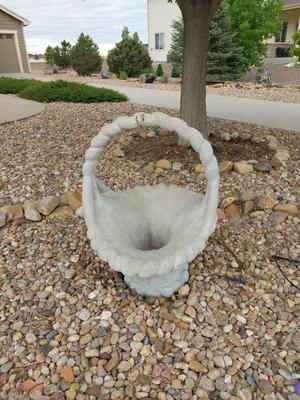 LARGE CEMENT BASKET