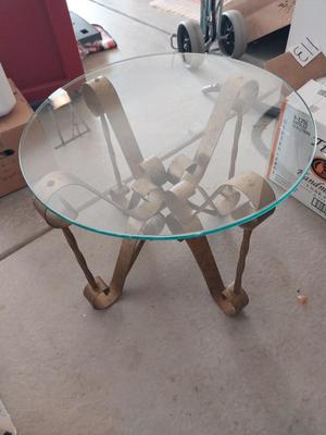 METAL BASE ROUND GLASS TOP TABLE
