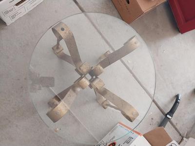 METAL BASE ROUND GLASS TOP TABLE