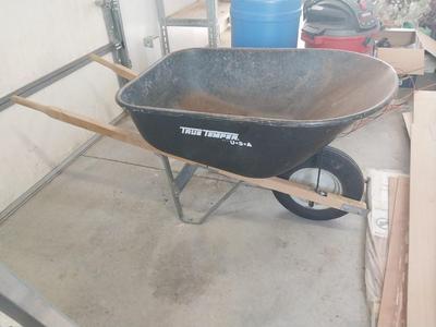 TRUE TEMPER WHEELBARROW
