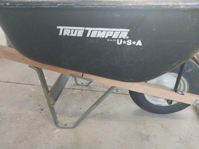 TRUE TEMPER WHEELBARROW