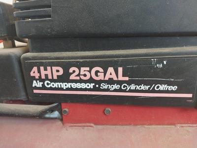 25GAL. AIR COMPRESSOR WITH HOSE