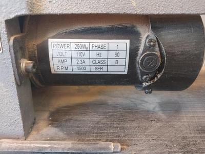 CENTRAL MACHINERY MINI WOOD WORKING LATHE