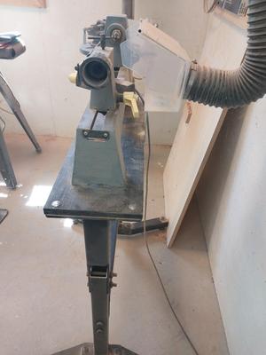 CENTRAL MACHINERY MINI WOOD WORKING LATHE