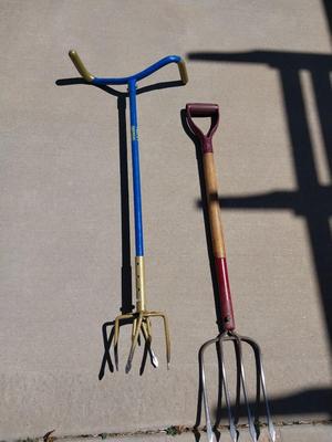 GARDEN CLAW AND PITCHFORK