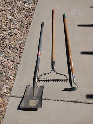 SHOVAL-RAKE-HOE