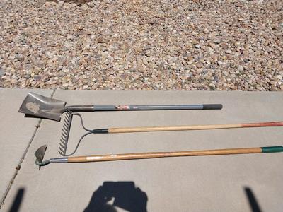 SHOVAL-RAKE-HOE