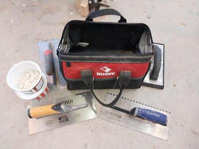 DRYWALL TOOLS AND SUPPLIES WITH CARRY BAG