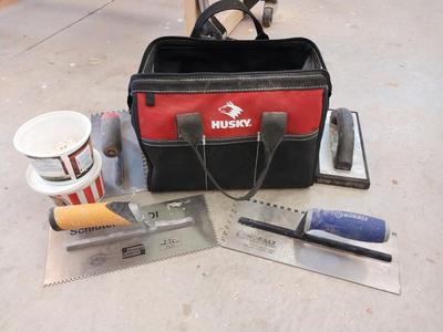 DRYWALL TOOLS AND SUPPLIES WITH CARRY BAG