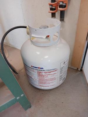 BIG BUDDY PORTABLE PROPANE HEATER AND STAND