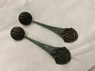 Beautiful, large enamel brass type dangle earrings, gorgeous Vintage