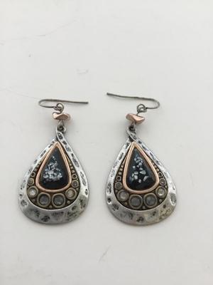 Beautiful unmarked dangle fashion earrings