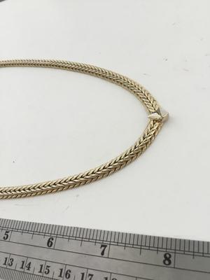 Vintage unmarked gold tone fashion necklace
