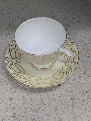 Old Royal Bone China England Tea Cup & Saucer (LR)