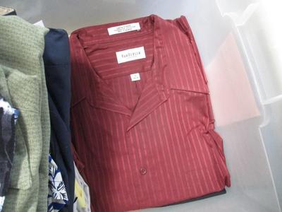 Assortment Of Men's Clothing Button Down & Pullover Lot 1 (G)