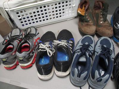 Tennis Shoes & Slip On's Flip Flops Sizes Vary (G)