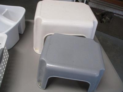 Rubbermaid Step Stools Bins & Cleaning Carrier (G)