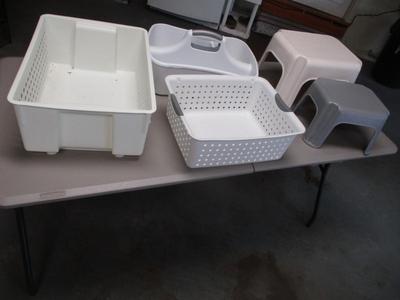 Rubbermaid Step Stools Bins & Cleaning Carrier (G)