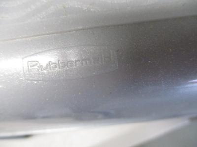 Rubbermaid Step Stools Bins & Cleaning Carrier (G)