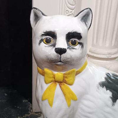 LOT 29: Vintage 13" Ceramic Cat Statue