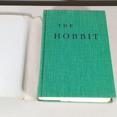 LOT 31: Vintage Book Lot- The Hobbit 1966, Lobo Rag and Vixen 1907 & More