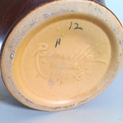LOT 35: Roseville Pottery Water Lily Vase