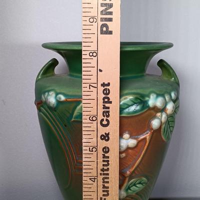 LOT 36: Roseville Pottery Green Snowberry Vase