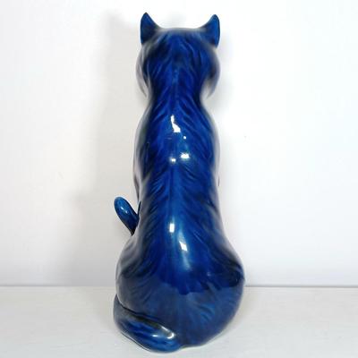 LOT 38: Vintage Inarco Japan Blue Indigo Cat Statue