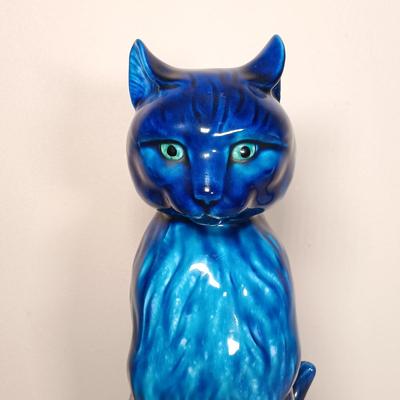 LOT 38: Vintage Inarco Japan Blue Indigo Cat Statue