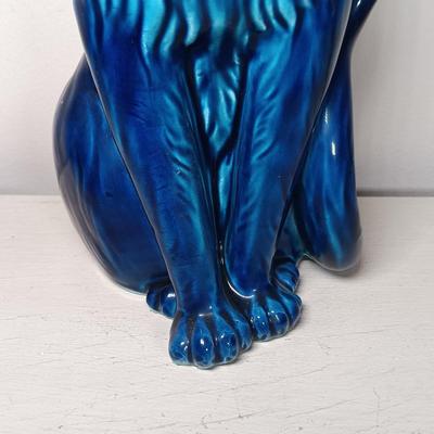 LOT 38: Vintage Inarco Japan Blue Indigo Cat Statue