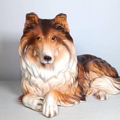 LOT 40: Shafford The Kennel Club Collie Figurine