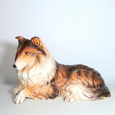 LOT 40: Shafford The Kennel Club Collie Figurine