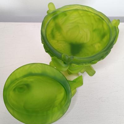 LOT 44: Westmoreland Glass Green Bird on Nest with Blue Art Glass Birds