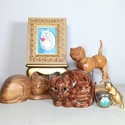 LOT 52: Vintage Elgin Miniature Clock Cat, Quail Pottery Gus the Cat & More