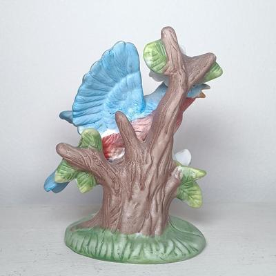LOT 136: Lenox Golden Crowned Kinglet, LaVie Abbey Collection Hummingbird Vase & Crown Royal Bluebird