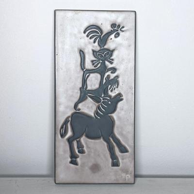 LOT 137: Buckeberg Signed Animal Plaque, Italian Pottery Cat & More