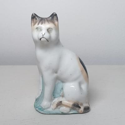 LOT 137: Buckeberg Signed Animal Plaque, Italian Pottery Cat & More