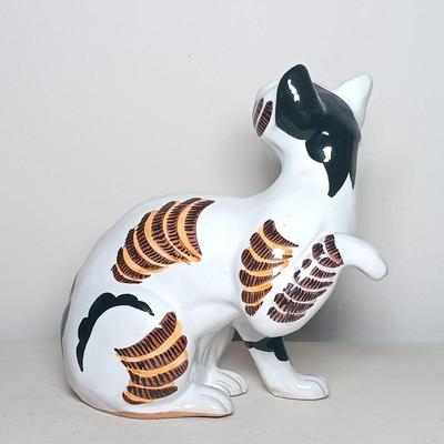 LOT 137: Buckeberg Signed Animal Plaque, Italian Pottery Cat & More