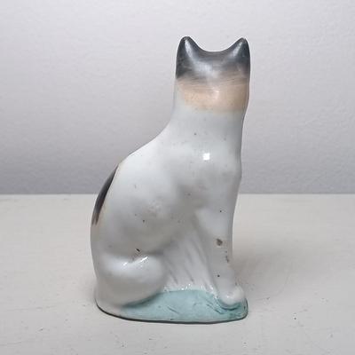 LOT 137: Buckeberg Signed Animal Plaque, Italian Pottery Cat & More