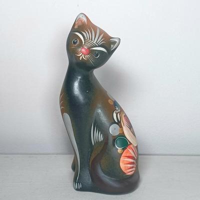 LOT 137: Buckeberg Signed Animal Plaque, Italian Pottery Cat & More