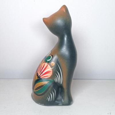 LOT 137: Buckeberg Signed Animal Plaque, Italian Pottery Cat & More