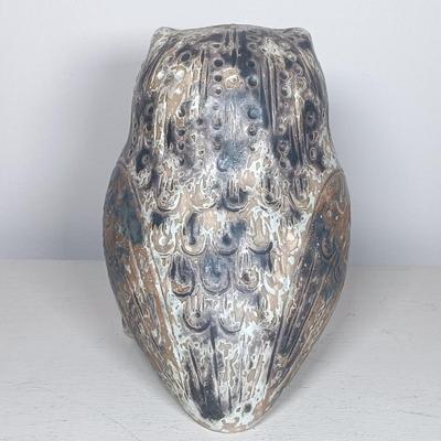 LOT 142: Lladro Little Eagle Owl Figurine