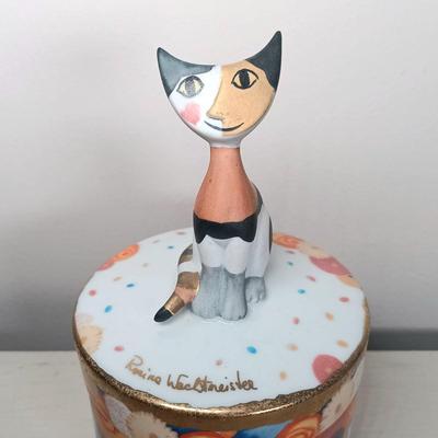 LOT 145: Signed Goebel Ceramic Cat Musical Trinket Box with Signed Cat Art