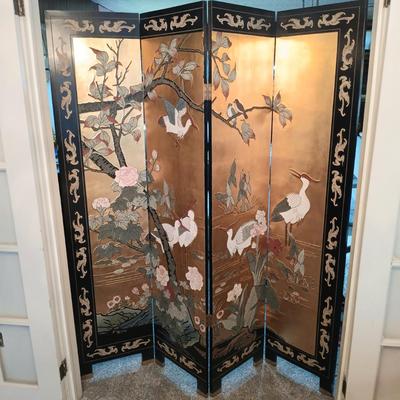 LOT 152: Vintage Gold Leaf and Black Lacquer Wood Screen Made in The People's Republic of China