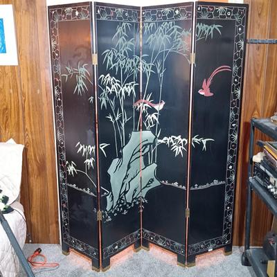 LOT 152: Vintage Gold Leaf and Black Lacquer Wood Screen Made in The People's Republic of China