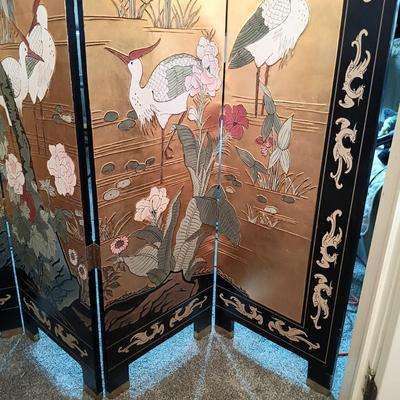 LOT 152: Vintage Gold Leaf and Black Lacquer Wood Screen Made in The People's Republic of China