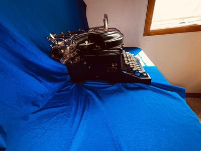 ANTIQUE 1920’S REMINGTON NOISELESS MODEL #6 TYPEWRITER