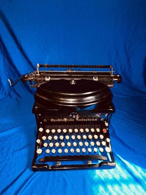 ANTIQUE 1920’S REMINGTON NOISELESS MODEL #6 TYPEWRITER