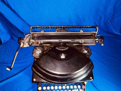 ANTIQUE 1920’S REMINGTON NOISELESS MODEL #6 TYPEWRITER
