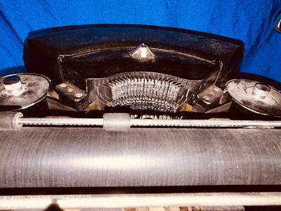 ANTIQUE 1920’S REMINGTON NOISELESS MODEL #6 TYPEWRITER